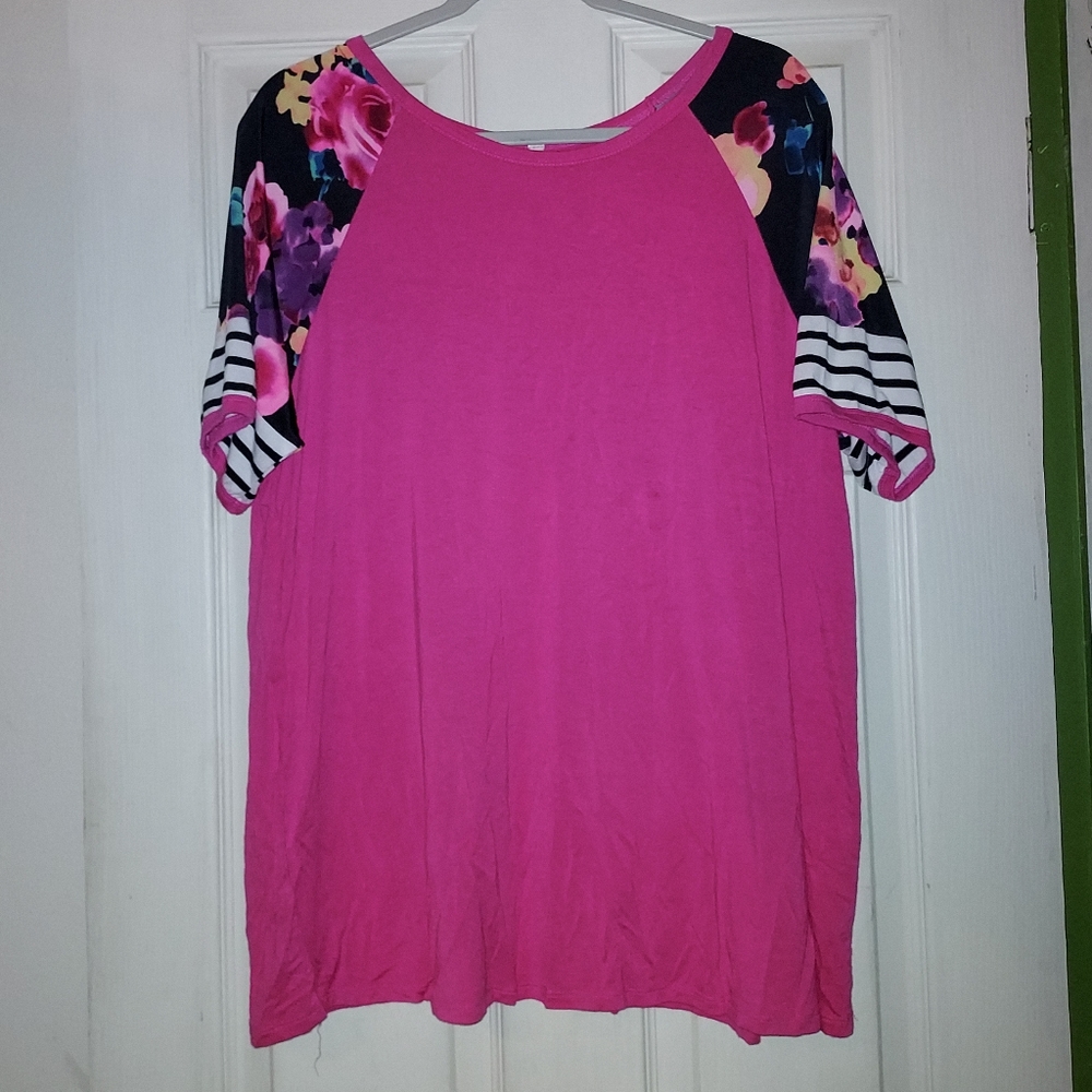 Womens lilypad pink floral top 1X
